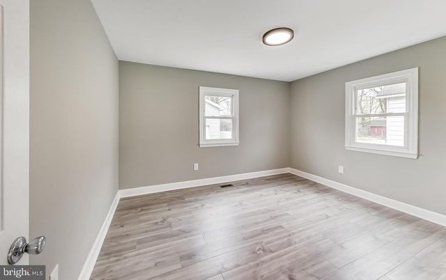 5923 BERWYN RD, College Park, MD 20740