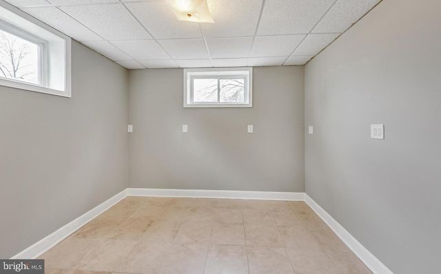 5923 BERWYN RD, College Park, MD 20740