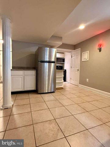 5923 BERWYN RD, College Park, MD 20740