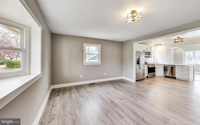5923 BERWYN RD, College Park, MD 20740