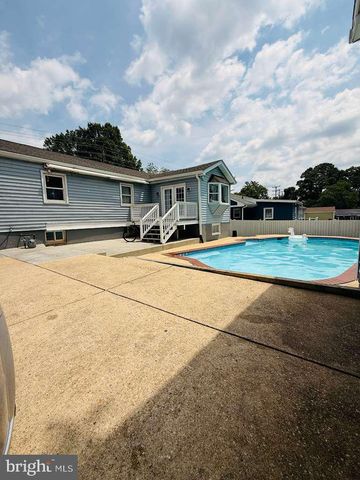 5923 BERWYN RD, College Park, MD 20740