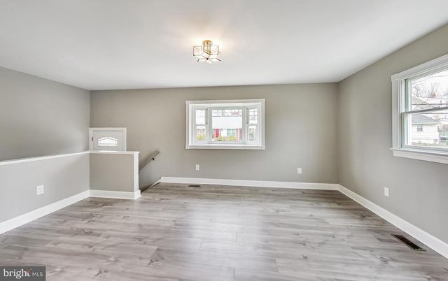 5923 BERWYN RD, College Park, MD 20740