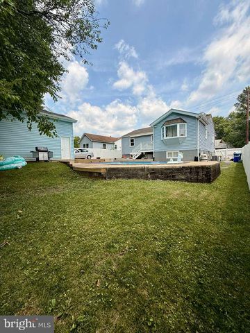 5923 BERWYN RD, College Park, MD 20740