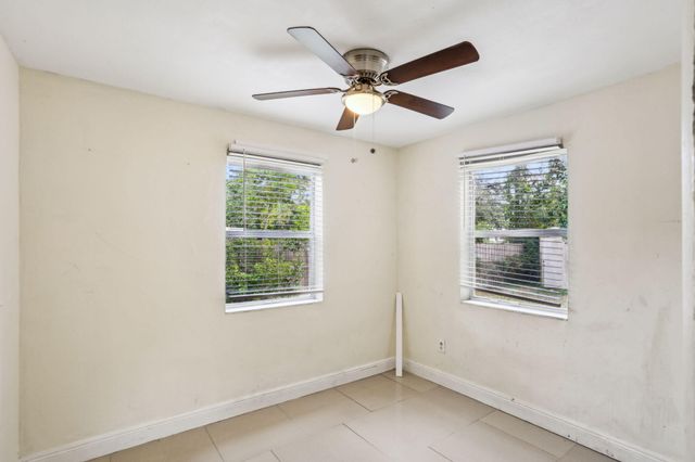 520 NE 45th Street, Deerfield Beach, FL 33064