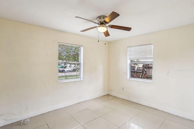 520 NE 45th Street, Deerfield Beach, FL 33064