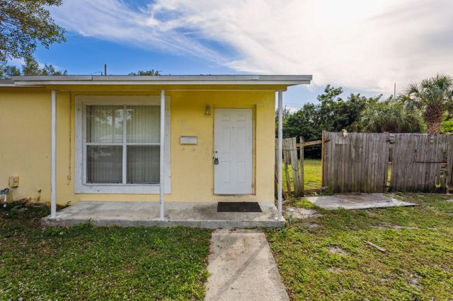 520 NE 45th Street, Deerfield Beach, FL 33064