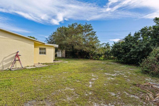 520 NE 45th Street, Deerfield Beach, FL 33064