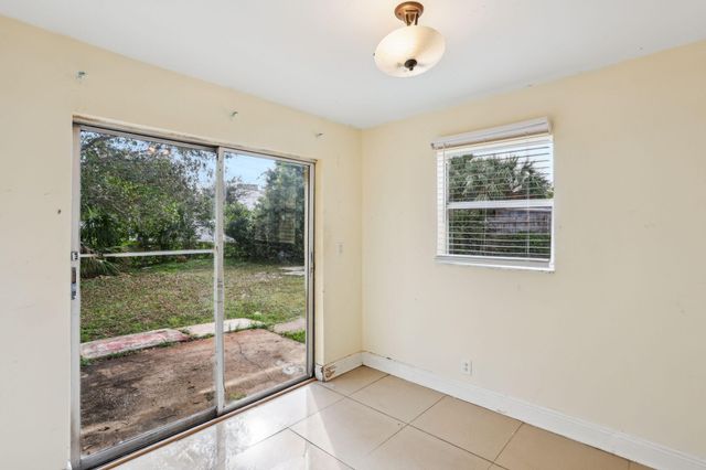 520 NE 45th Street, Deerfield Beach, FL 33064