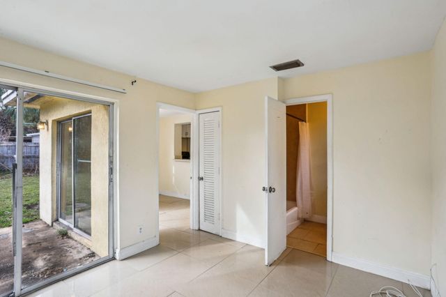 520 NE 45th Street, Deerfield Beach, FL 33064