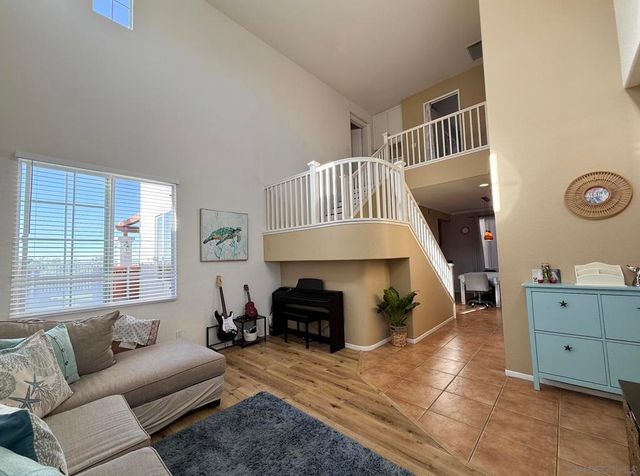 700 Rocking Horse Dr, Chula Vista, CA 91914