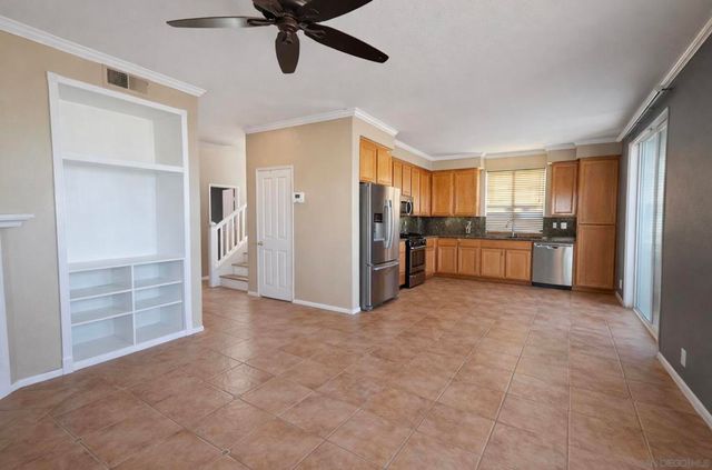 700 Rocking Horse Dr, Chula Vista, CA 91914