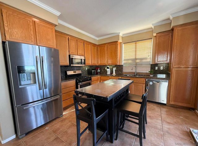 700 Rocking Horse Dr, Chula Vista, CA 91914