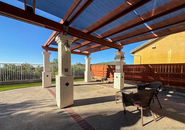 700 Rocking Horse Dr, Chula Vista, CA 91914