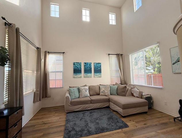 700 Rocking Horse Dr, Chula Vista, CA 91914