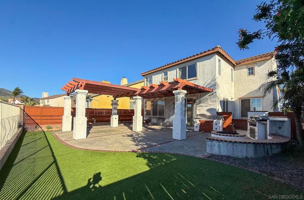 700 Rocking Horse Dr, Chula Vista, CA 91914