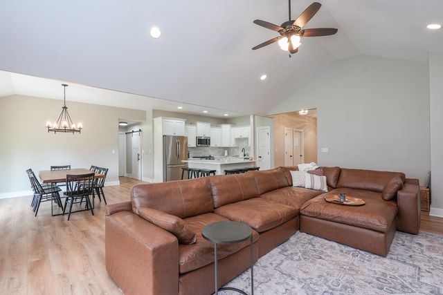 3172 Sun Valley Drive, Kankakee, IL 60901