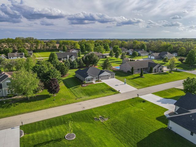 3172 Sun Valley Drive, Kankakee, IL 60901