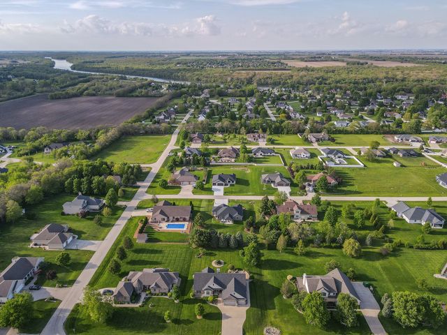 3172 Sun Valley Drive, Kankakee, IL 60901