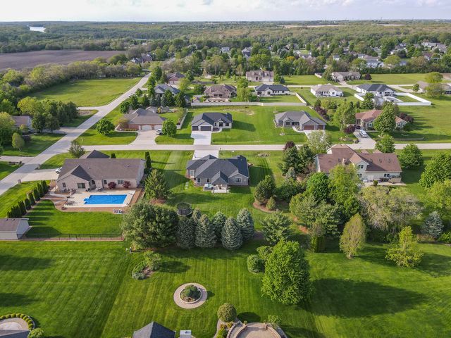 3172 Sun Valley Drive, Kankakee, IL 60901