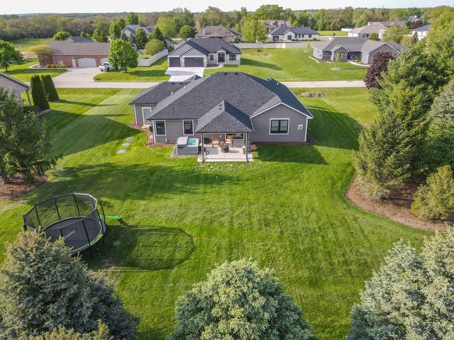 3172 Sun Valley Drive, Kankakee, IL 60901