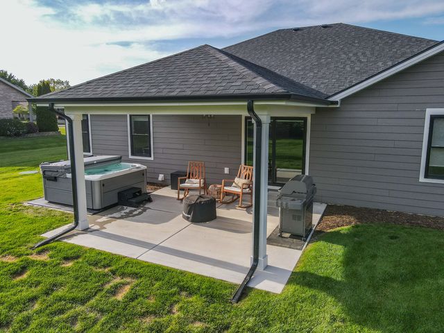 3172 Sun Valley Drive, Kankakee, IL 60901