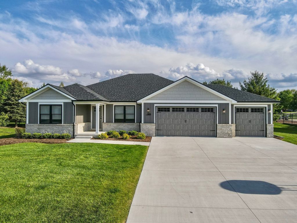 3172 Sun Valley Drive, Kankakee, IL 60901