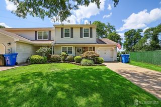 79 Staghorn Drive, Old Bridge, NJ 07747