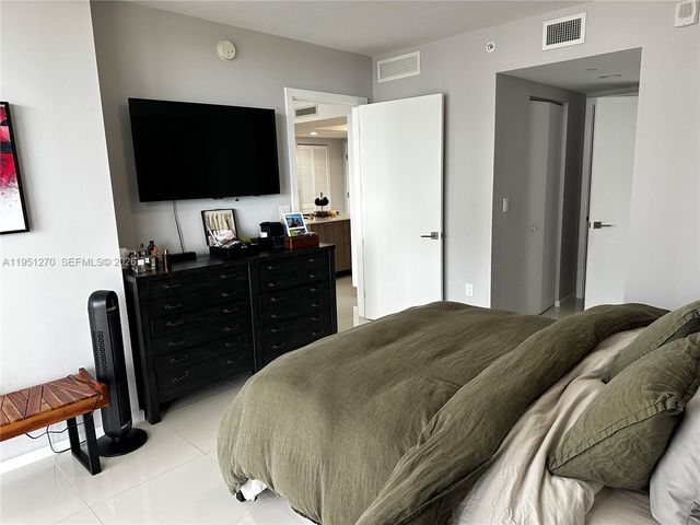 5252 NW 85th Ave 703, Doral, FL 33166