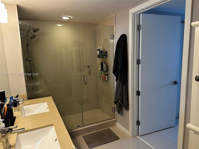 5252 NW 85th Ave 703, Doral, FL 33166