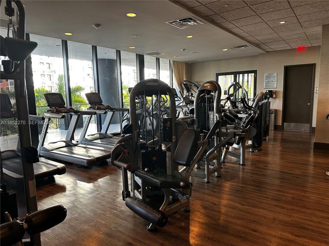 5252 NW 85th Ave 703, Doral, FL 33166