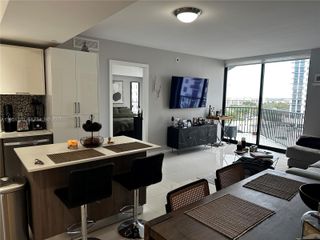 5252 NW 85th Ave 703, Doral, FL 33166