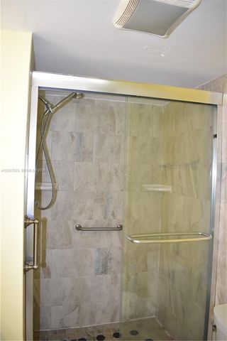 8901 Sunrise Lakes Blvd 211, Sunrise, FL 33322