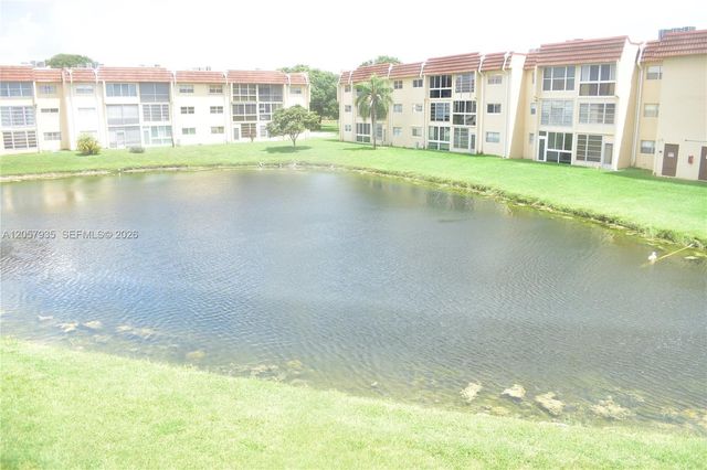 8901 Sunrise Lakes Blvd 211, Sunrise, FL 33322