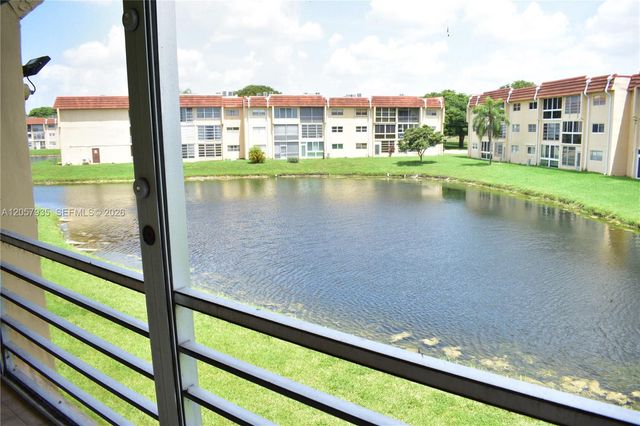 8901 Sunrise Lakes Blvd 211, Sunrise, FL 33322