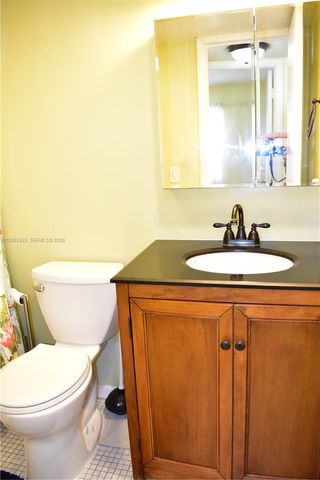 8901 Sunrise Lakes Blvd 211, Sunrise, FL 33322