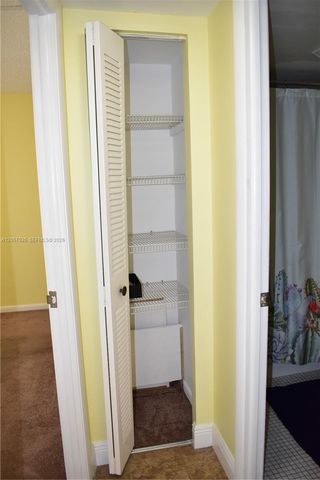 8901 Sunrise Lakes Blvd 211, Sunrise, FL 33322