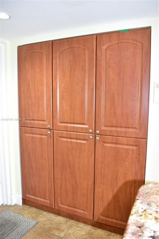 8901 Sunrise Lakes Blvd 211, Sunrise, FL 33322