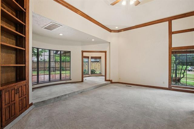 2821 Castlewood Drive, Norman, OK 73072