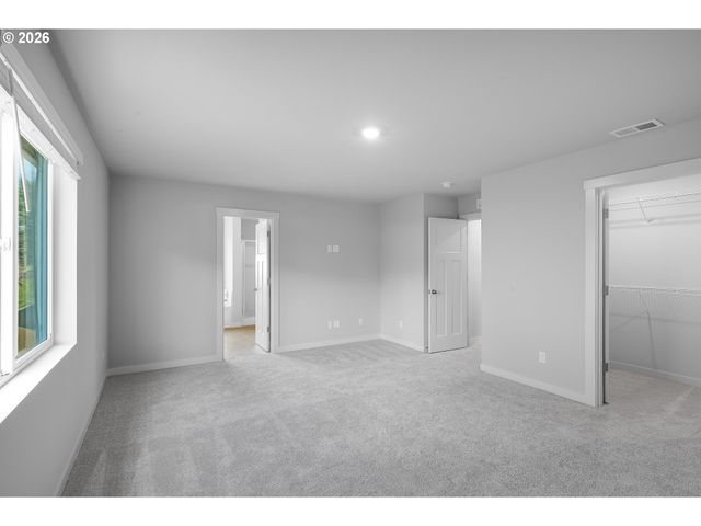 16633 Se Multnomah Falls Dr, Happy Valley, OR 97086