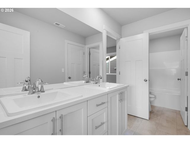 16633 Se Multnomah Falls Dr, Happy Valley, OR 97086