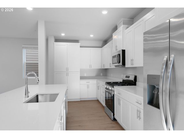 16633 Se Multnomah Falls Dr, Happy Valley, OR 97086