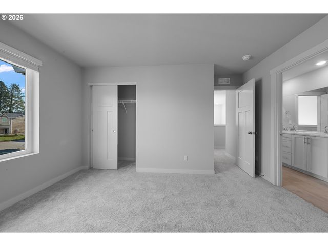 16633 Se Multnomah Falls Dr, Happy Valley, OR 97086