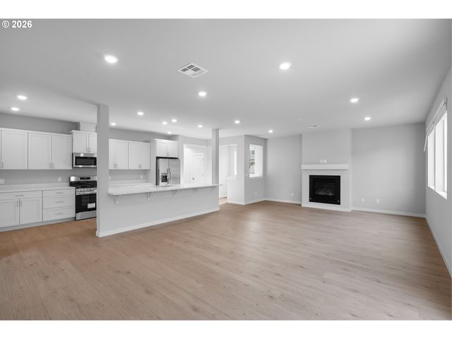 16633 Se Multnomah Falls Dr, Happy Valley, OR 97086