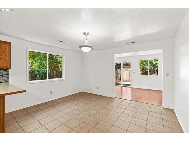 4624 Se GEARY St, Albany, OR 97322