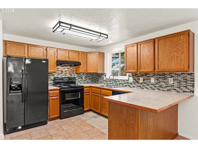 4624 Se GEARY St, Albany, OR 97322