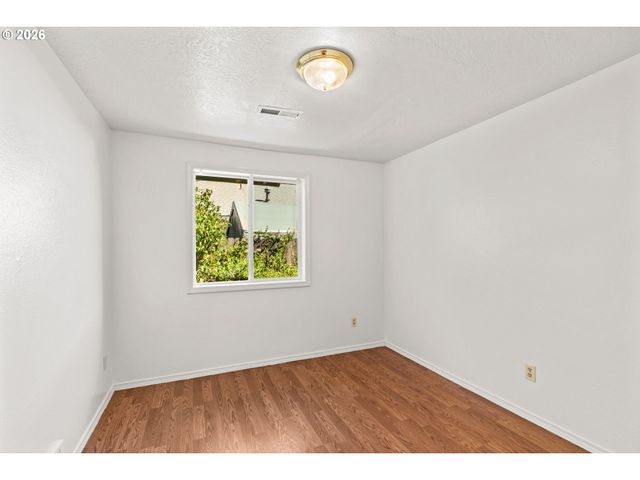 4624 Se GEARY St, Albany, OR 97322
