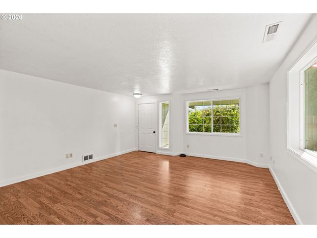 4624 Se GEARY St, Albany, OR 97322