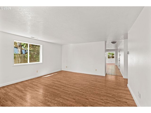 4624 Se GEARY St, Albany, OR 97322