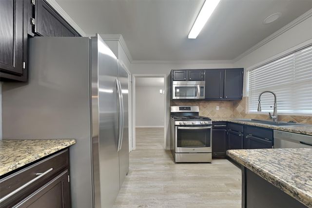4012 Cedarwood Drive, Pearland, TX 77584