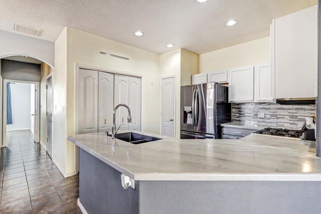 2551 Pelizzano Drive SE, Rio Rancho, NM 87124